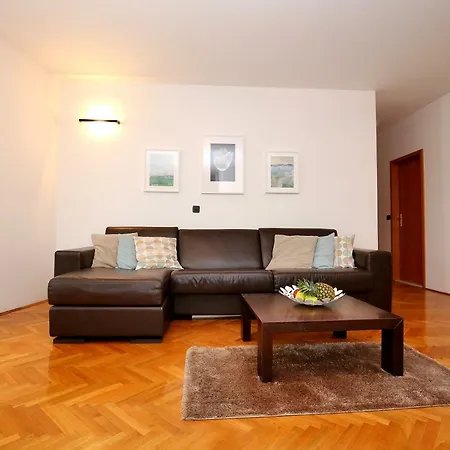 Apartament Gallery *